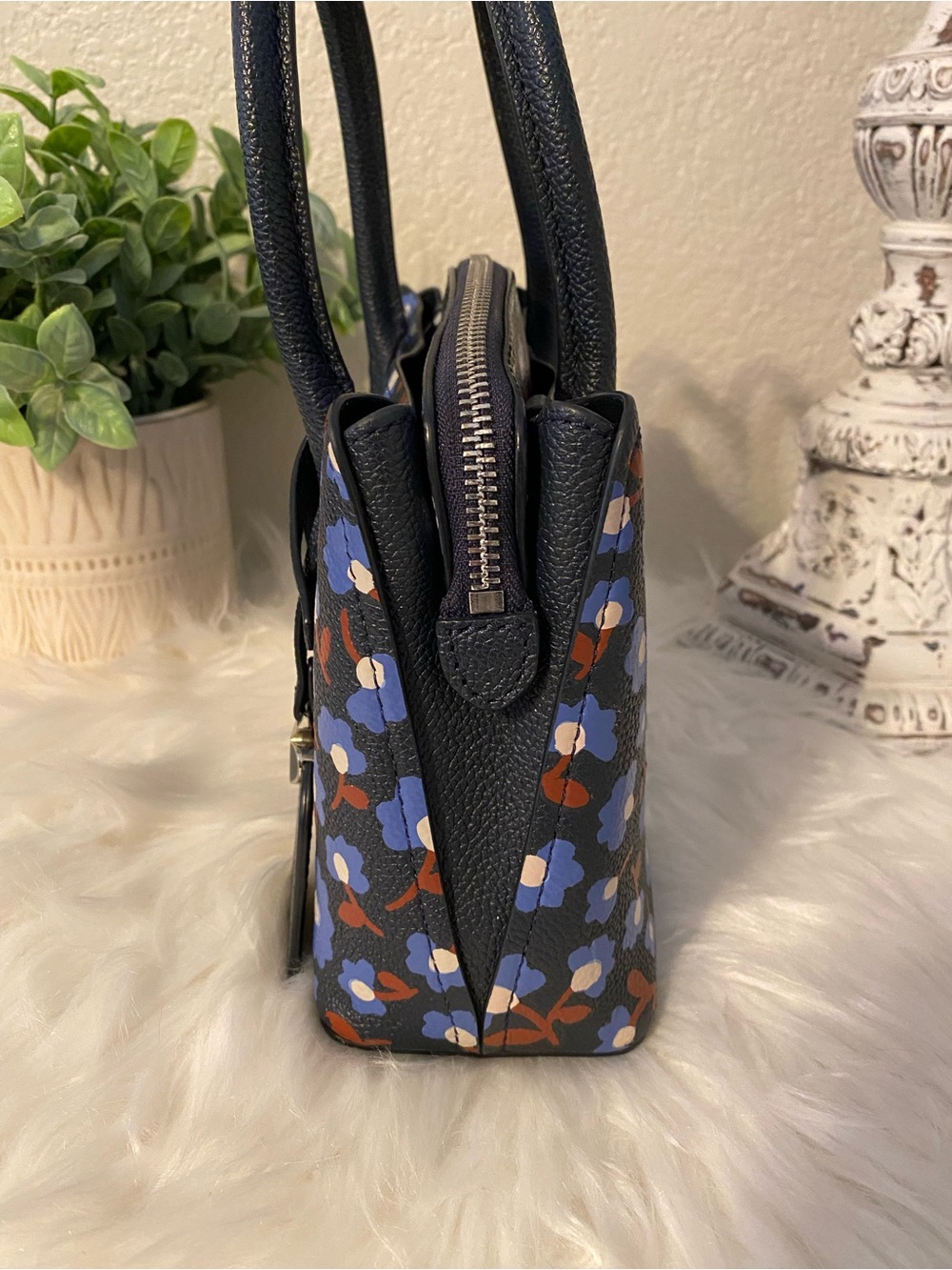 kate spade Blue Floral Small Satchel w/ adjustable detachable crossbody like new - Picture 6 of 15